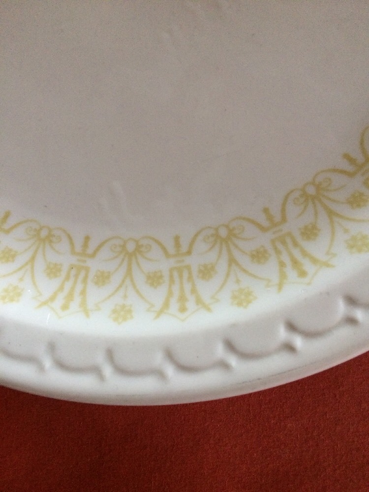 2 Restaurant Ware  SYRACUSE pottery Classic Bronze    SY291 ECONO  Plates 9