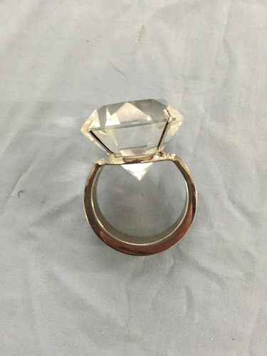 Glass Diamond Ring Napkin Holder