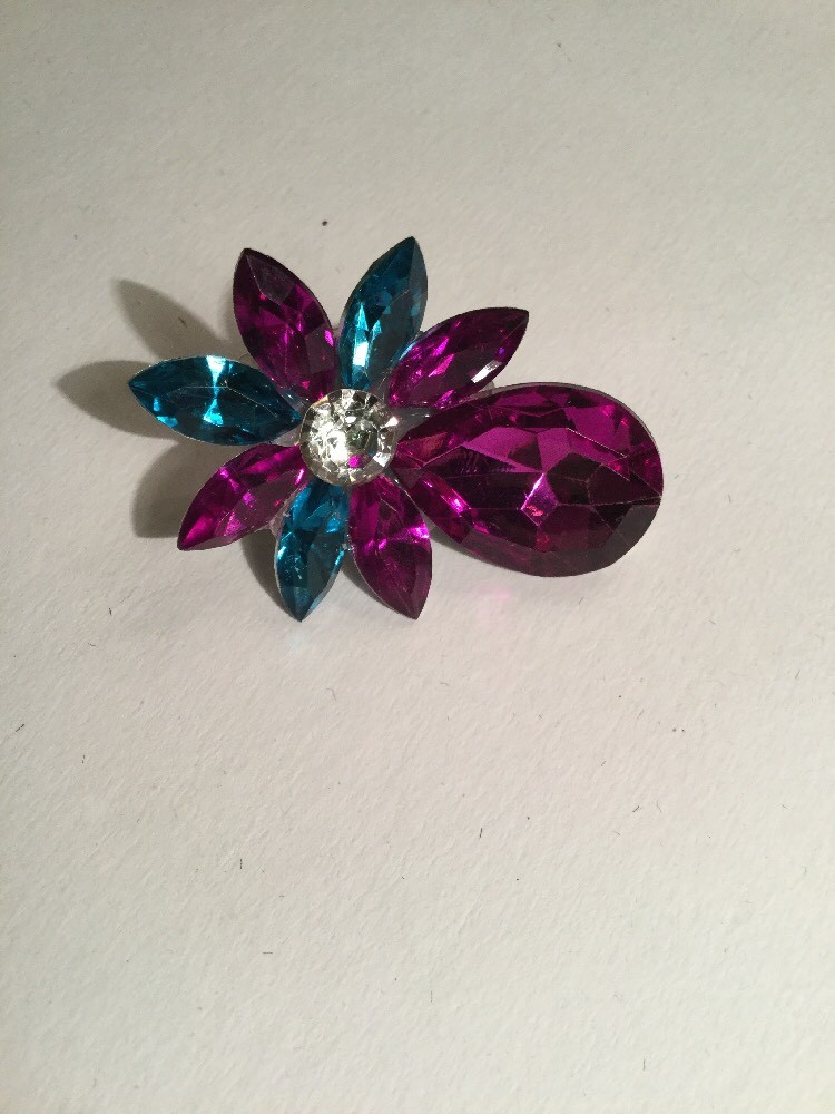 VINTAGE MULTICOLORED PURPLE, GREEN STONE CLIP EARRINGS 1 3/4 X 1 1/4 IN.