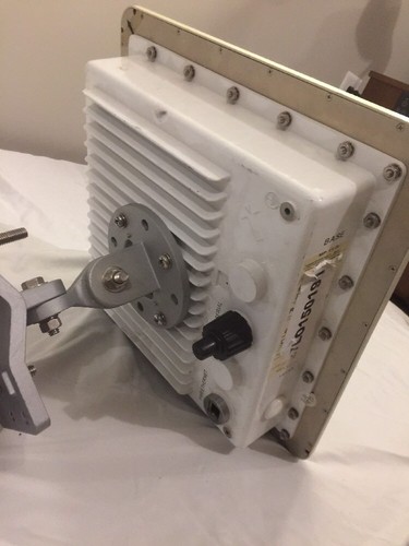 Tsunami Quickbridge Flat Panel Antenna MP-11-R Base