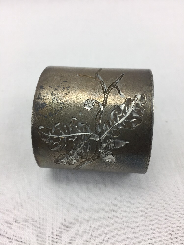 Napkin Ring Oak Leaves And Acorns Quadruple Silver Early 1900's