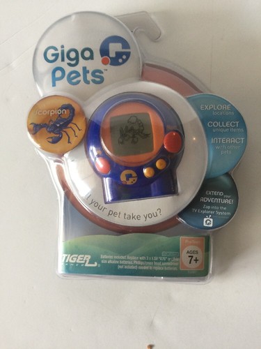 Giga Pets Scorpion Blue Tiger Games 2006 Hasbro Hand Held Key Chain NIP OS