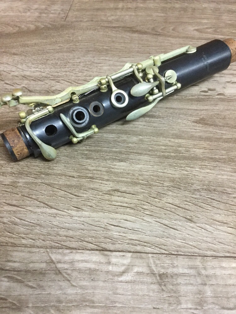 Jean Barre France Clarinet Upper (stock#11040)