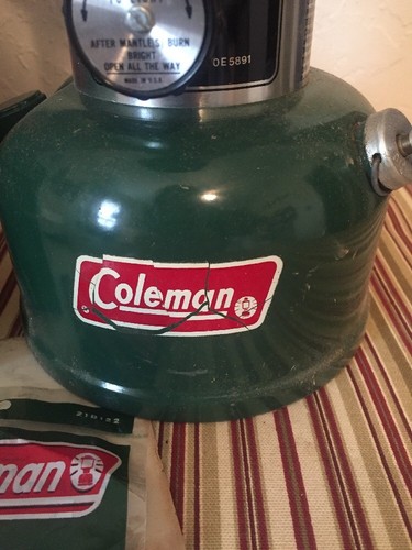 Vintage 1980s Coleman Model 220K195 Gas Lantern 2 Mantel In Box With Paperwork