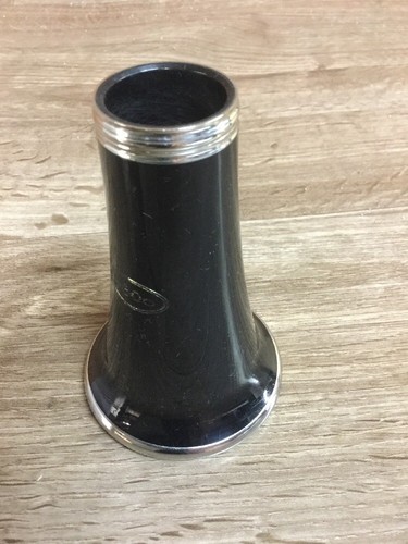 Vito Clarinet Bell - bell bottom has the smoother more round edge (stock#80514)
