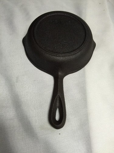 Birmingham Stove And Range #3 Cast Iron Skillet