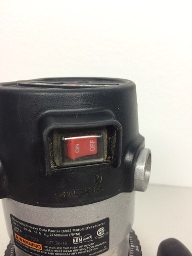 Porter Cable 690LR 1 3/4 Peak HP Router Including 1001 Fixed Base