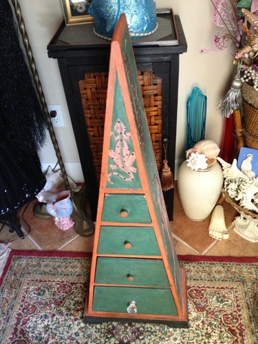 Lizard Triagle Hand Crafted Chest With Drawers Carved Lizards Awesome