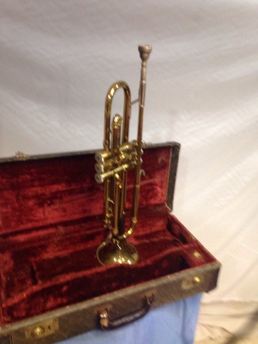 VINTAGE! QUALITY! STANDARD By BLESSING TRUMPET ELKHART-IND. U.S.A. + CASE