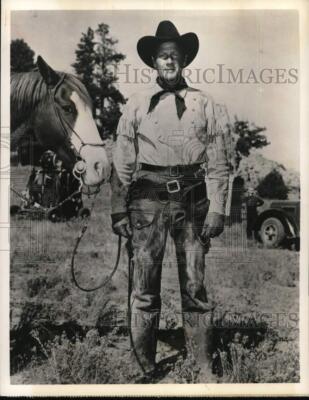 1990 Press Photo Actor Joel McCrea in NBC TV Series ''The Big Parade'' - syx03838