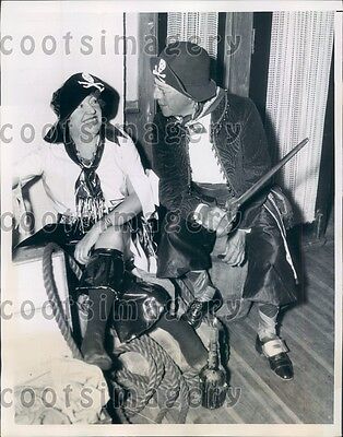 1935 NYC Socialites Pirate Costume Party Sands Point Bath Club LI Press Photo
