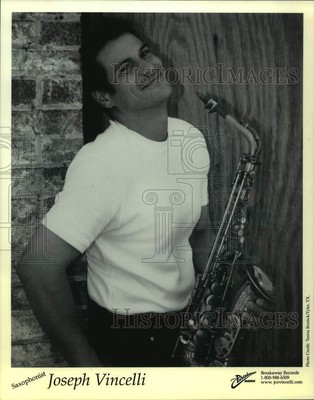 Press Photo Musician Joseph Vincelli Poses with Saxophone - sap59013