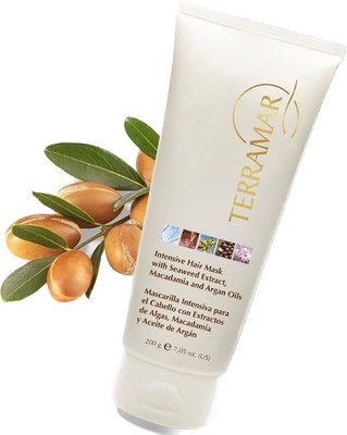 Intensive Hair Mask with Seaweed Extract, Macadamia, and Argan Oils.