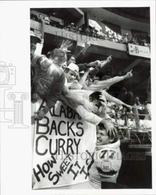 Press Photo Fans pat Mark Evans on the head after Sugar Bowl win - lrs26426