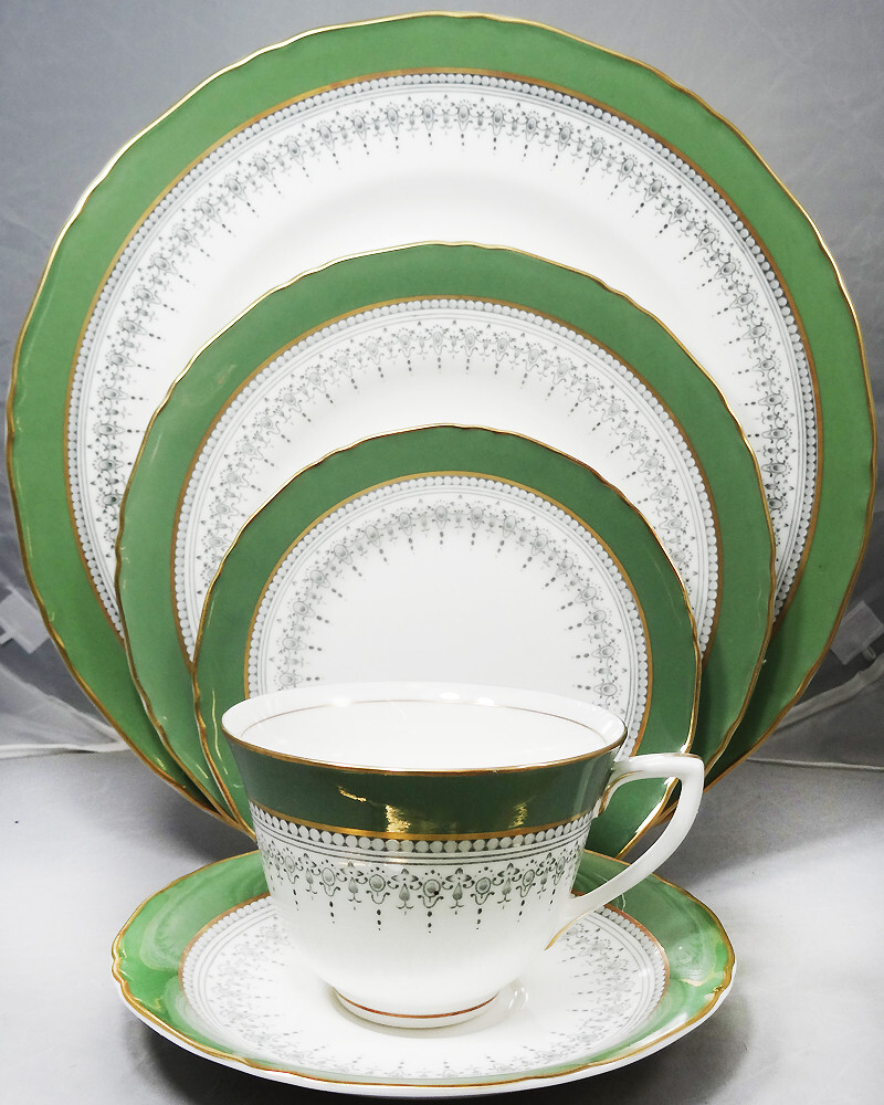 REGENCY GREEN & GRAY Royal Worcester 5 Piece Setting NEW