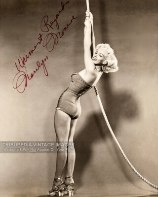 Vintage 1950s ''Warmest Regards MARILYN MONROE'' Autographed Photo Signed Reprint