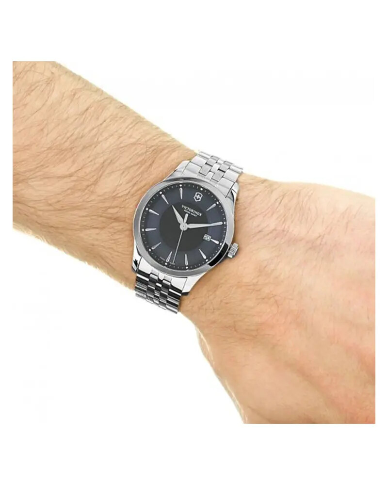 Pre-owned Victorinox Brand  Men's Alliance Swiss Army Silver Tone Band Watch 241801