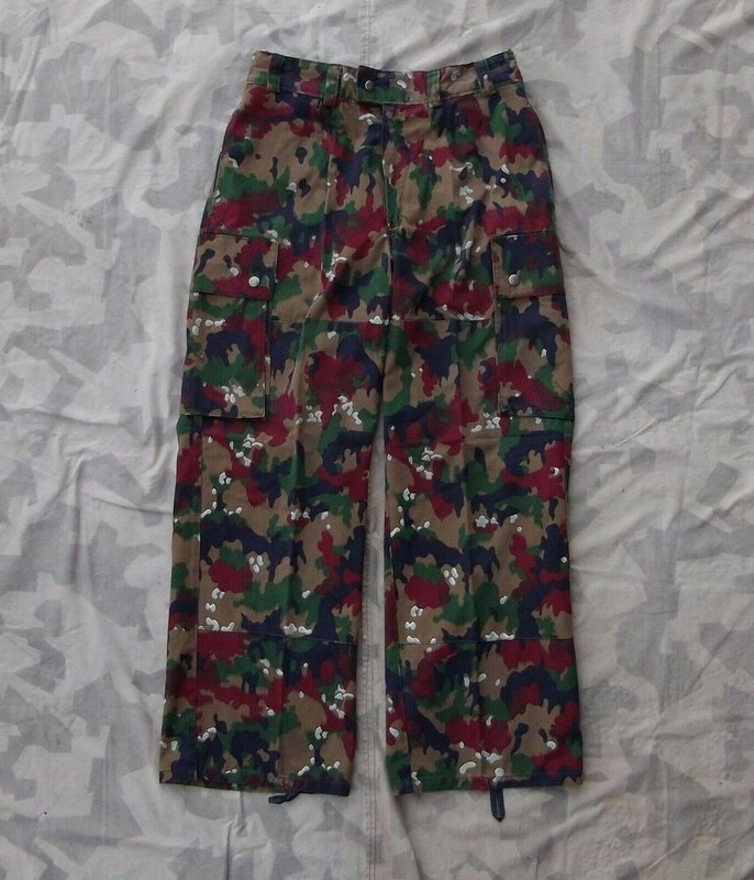 Schweizer Feldhose Tarnhose M83 Armeehose Alpentarn Neuwertig GrÃ¶ÃE 44/72