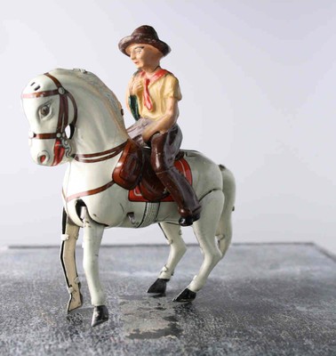 COMPOSITION ELASTOLIN Mounted On Wind Up Mechanic Tin Horse ~7cm Scale U