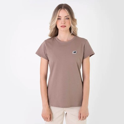 

Женская футболка New Balance Wmns Small Logo SS Lifestyle бежевый, New Balance Wmns Small Logo SS Lifestyle T-Shirt