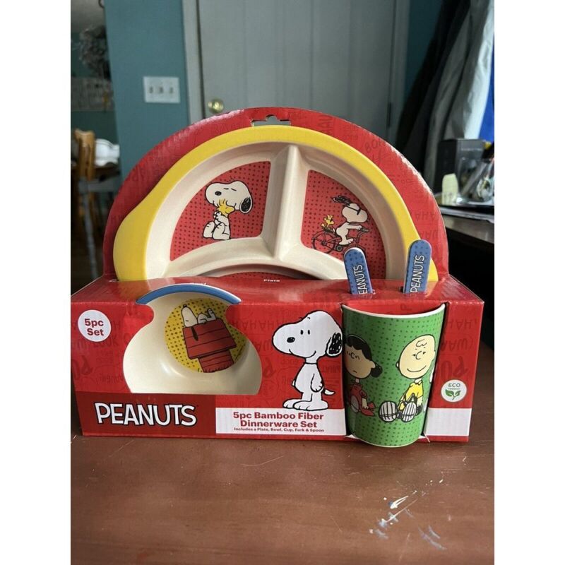 New Peanuts Snoopy Charlie Brown 5pc Bamboo Fiber Kids Dinnerware Set Eco Plate