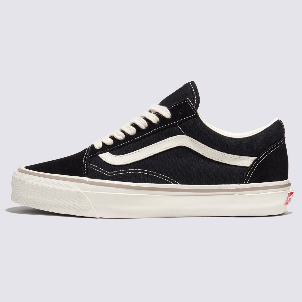【極希少】VANS Authentic \"Black/Marshmallow\" Vans Authentic VR3 Shoe Black/Marshmallow VN0005UD1KP