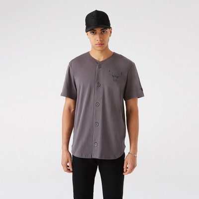 

New Era Chicago Bulls Grey Button Jersey SS Баскетбольная футболка мужская серая футболка, Серый, New Era Chicago Bulls Grey Button Jersey SS Basketball T-Shirt