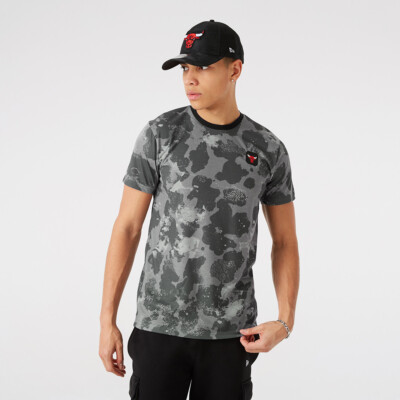 

Мужская футболка New Era Chicago Bulls Outdoor Utility Grey SS Basketball, New Era Chicago Bulls Outdoor Utility Grey SS Basketball T-Shirt