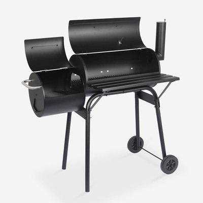 Houtskoolbarbecue met rookoven schoorsteen en wielen Brisket