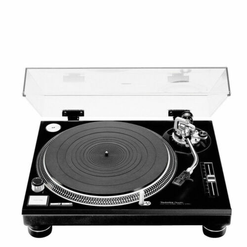 Technics SL-1210 MK7 Pair Off Redbull Edition And Traktor Z2 Technics SL-1210 MK7 Pair Off Redbull Edition And Traktor Z2