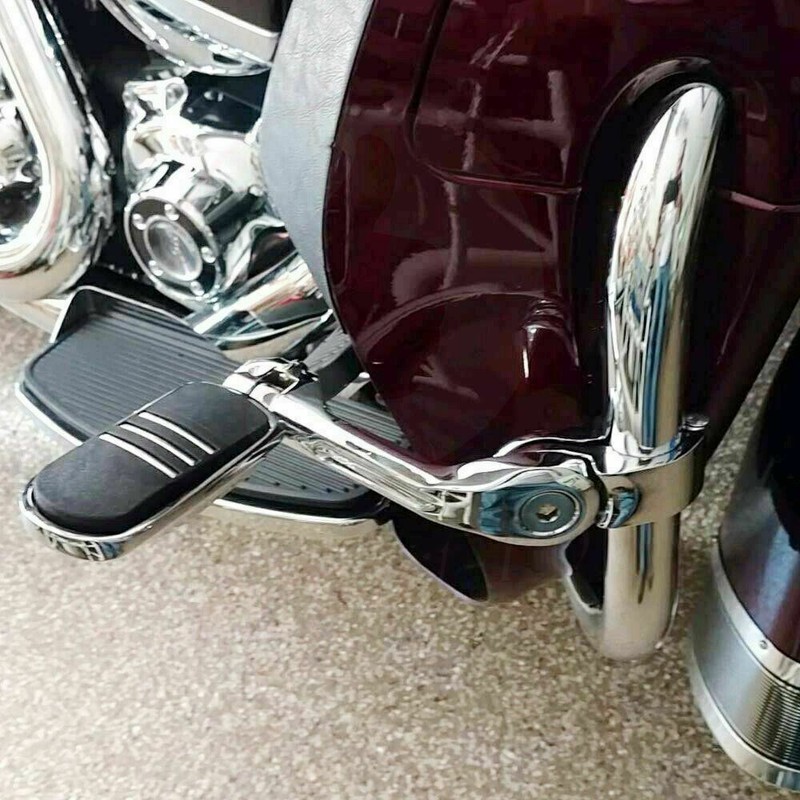 Motorcycle Highway Foot Pegs Pedal Footrest / Mount For Harley Softail Dyna