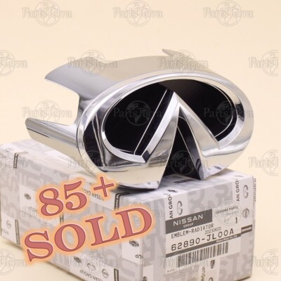 62890-JL00A OEM INFINITI 2-Door Convertible Front Grille Radiator Chrome Emblem