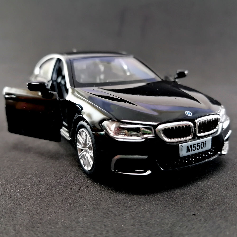 BMW 550i ミニカー1/43黒 BMW 5-Series 550i Touring (F11) 2010 Imperial Blue 1:43