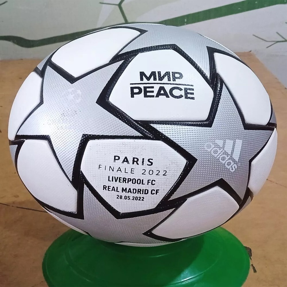 レアル・マドリードUEFA CUPベンチコート新品同様　JPサイズ:L 2021/22】レアル・マドリード（H）/ CONDITION：New / SIZE：L