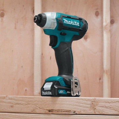 Makita 12-Volt MAX CXT Lithium-Ion 1/4 in. Cordless Impact Driver Kit with (2)