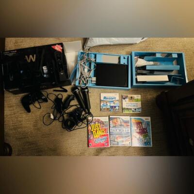 Nintendo Wii Console Bundle - Great Condition!