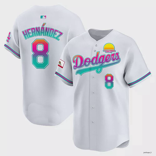 Dodgers Kiké Hernández フィギュア 背番号8 BHMBCHWS24NBDLDKH_p_grande.jpg