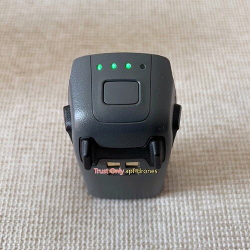 美品　dji spark バッテリー2個　その他　付属品色々　墜落無し　程度良し 美品 dji spark バッテリー2個 その他 付属品色々 墜落無し 程度良し