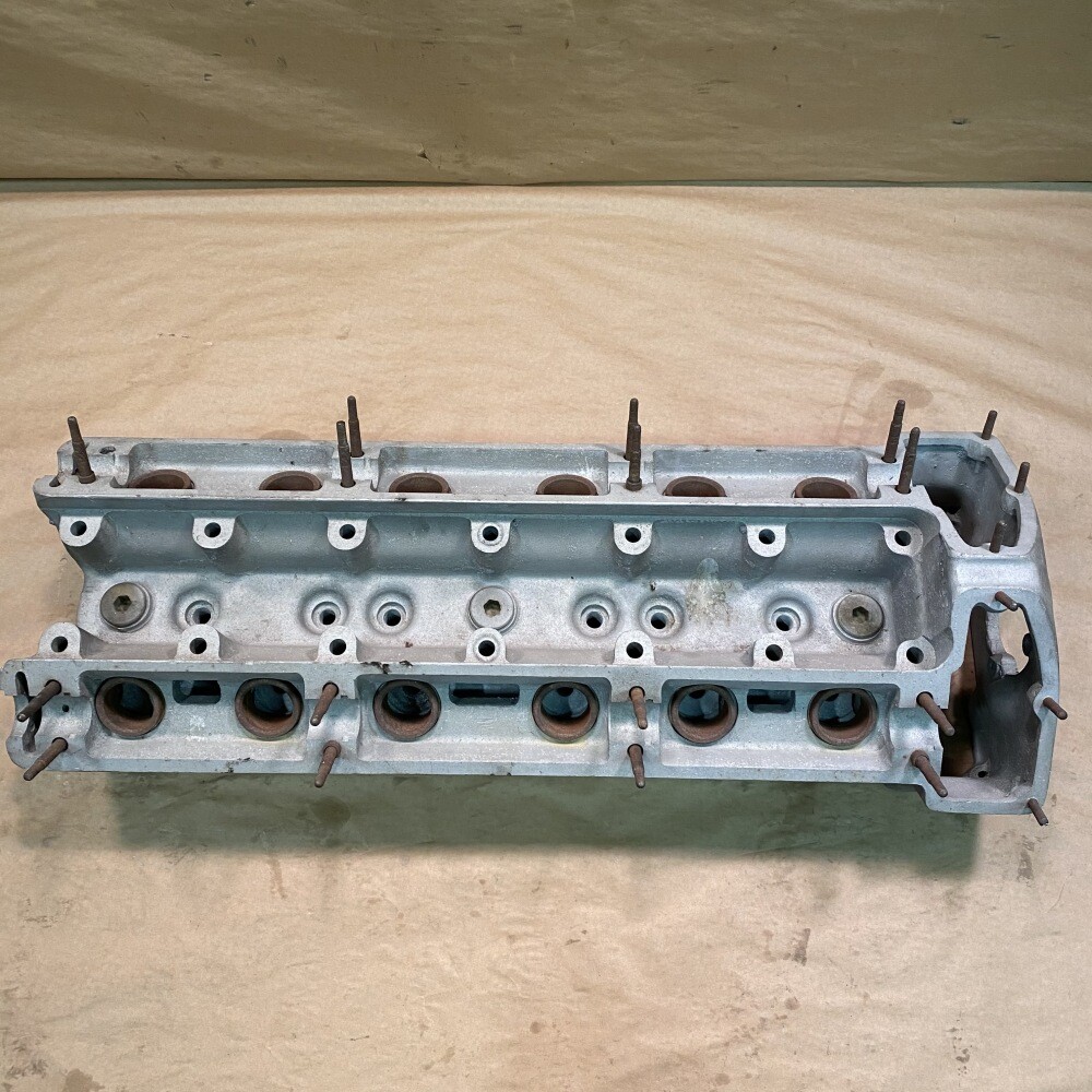 Original Jaguar Mk VII Mark VII Engine Cylinder Head B2509-8