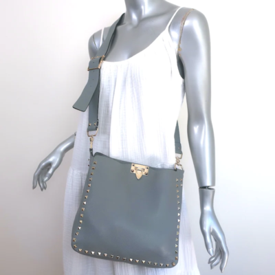 VALENTINOのハンドバック♪★ BOX ROCKSTUD★【完売前に!】多色 VALENTINO GARAVANI Rockstud Spike Medium Bag Handbag Studs