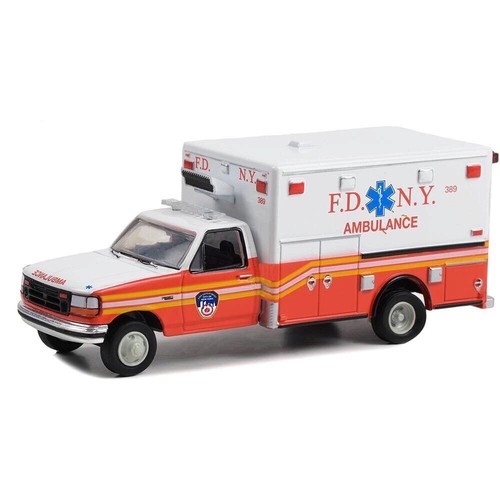 2023 GREENLIGHT HOBBY EXCLUSIVE FIRST RESPONDERS 1994 FORD F-350 AMBULANCE FDNY