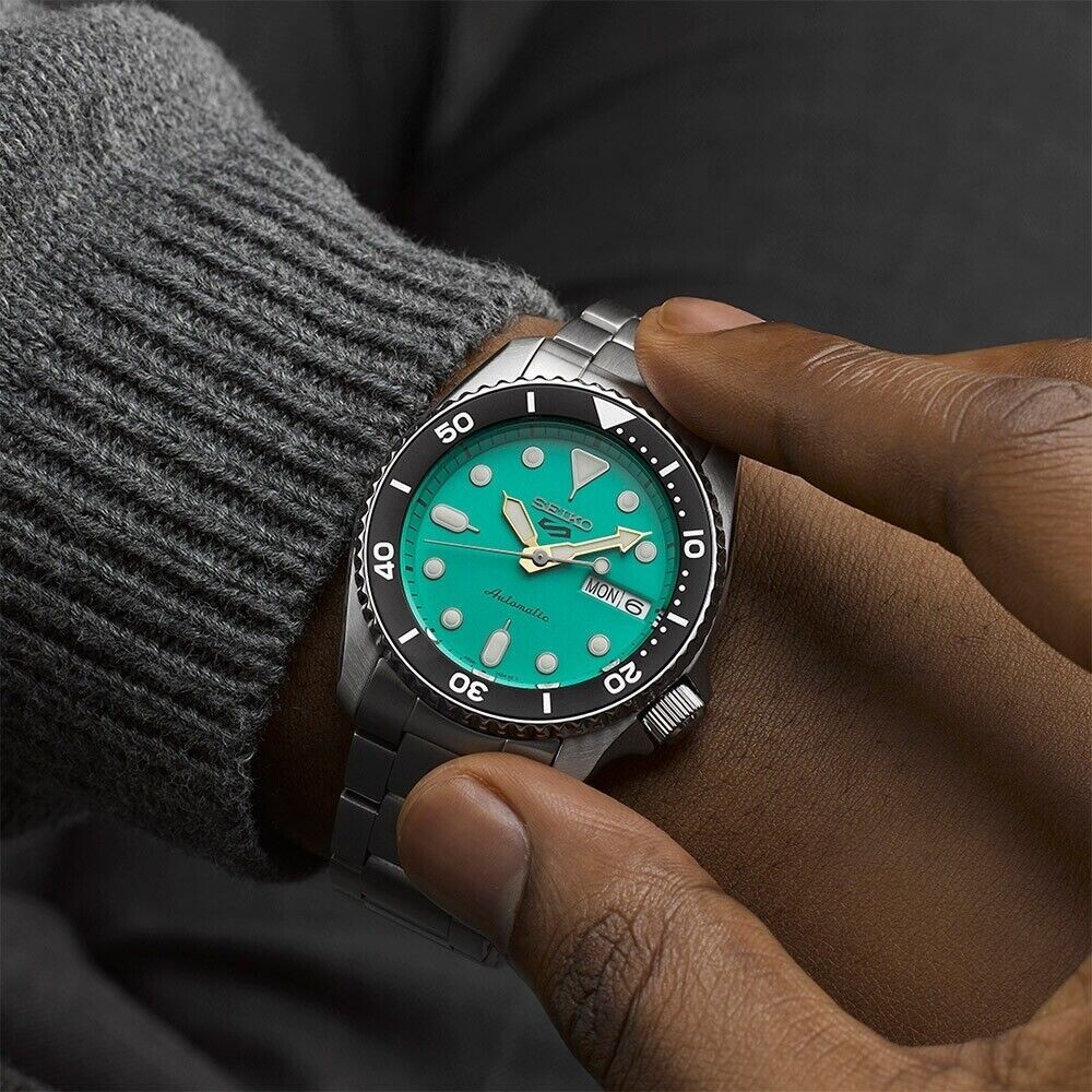 Pre-owned Seiko 5 Sports Srpk33 10 Atm 38.0mm Vibrant Green Dial Automatic Men's Watch