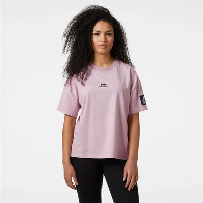 

Женская футболка Helly Hansen Wmns YU Patch SS Lifestyle, пыльный сирин, Фиолетовый, Helly Hansen Wmns YU Patch SS Lifestyle T-Shirt