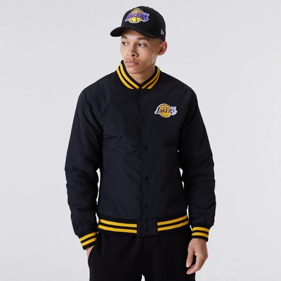 

Мужская куртка-бомбер с логотипом New Era NBA Los Angeles Lakers черный, New Era NBA Los Angeles Lakers Logo Bomber Jacket