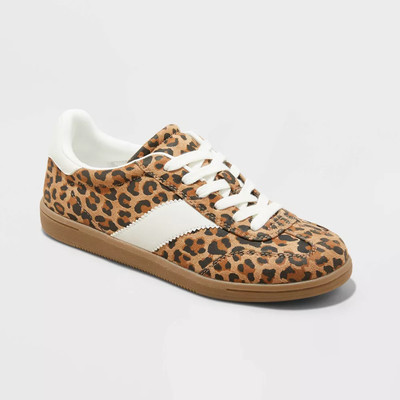 Universal Thread Women's Fashion Sneakers Memory Foam Lace Up Low Top