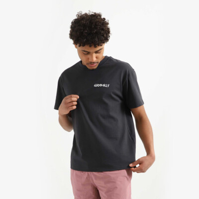 

Футболка мужская унисекс с цветочным принтом Gramicci черный, Gramicci Unisex Flower Tee