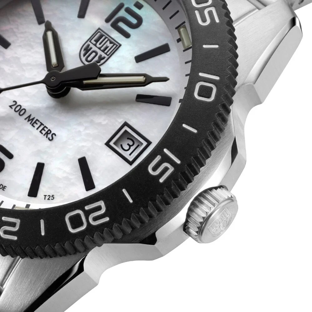 Pre-owned Luminox Xs.3126m Pacific Diver S.steel White Mother Of Pearl Dial 39mm Watch