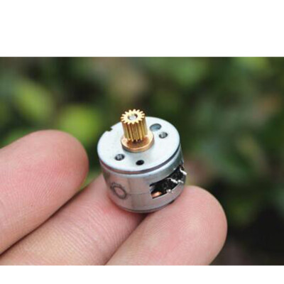 10 * Miniatur-Zweiphasen-Vierdraht-Schrittmotor 10mm / 15mm-Schrittmotor Kleine