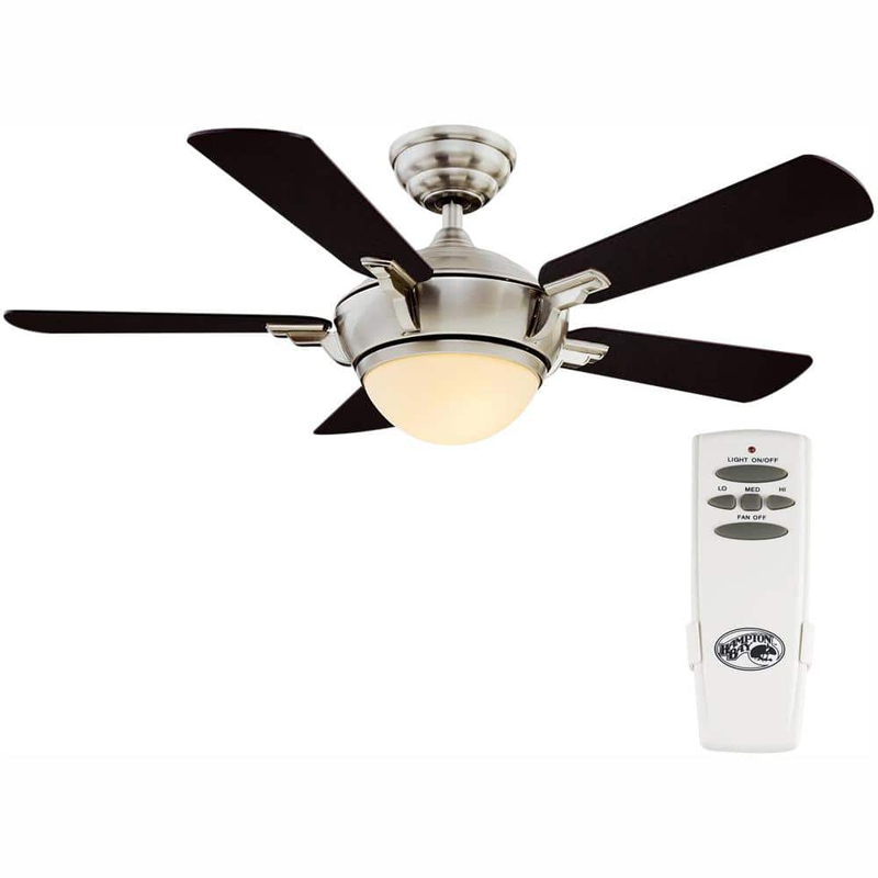 Dry Rated Ceiling Fan With 5 Reversible