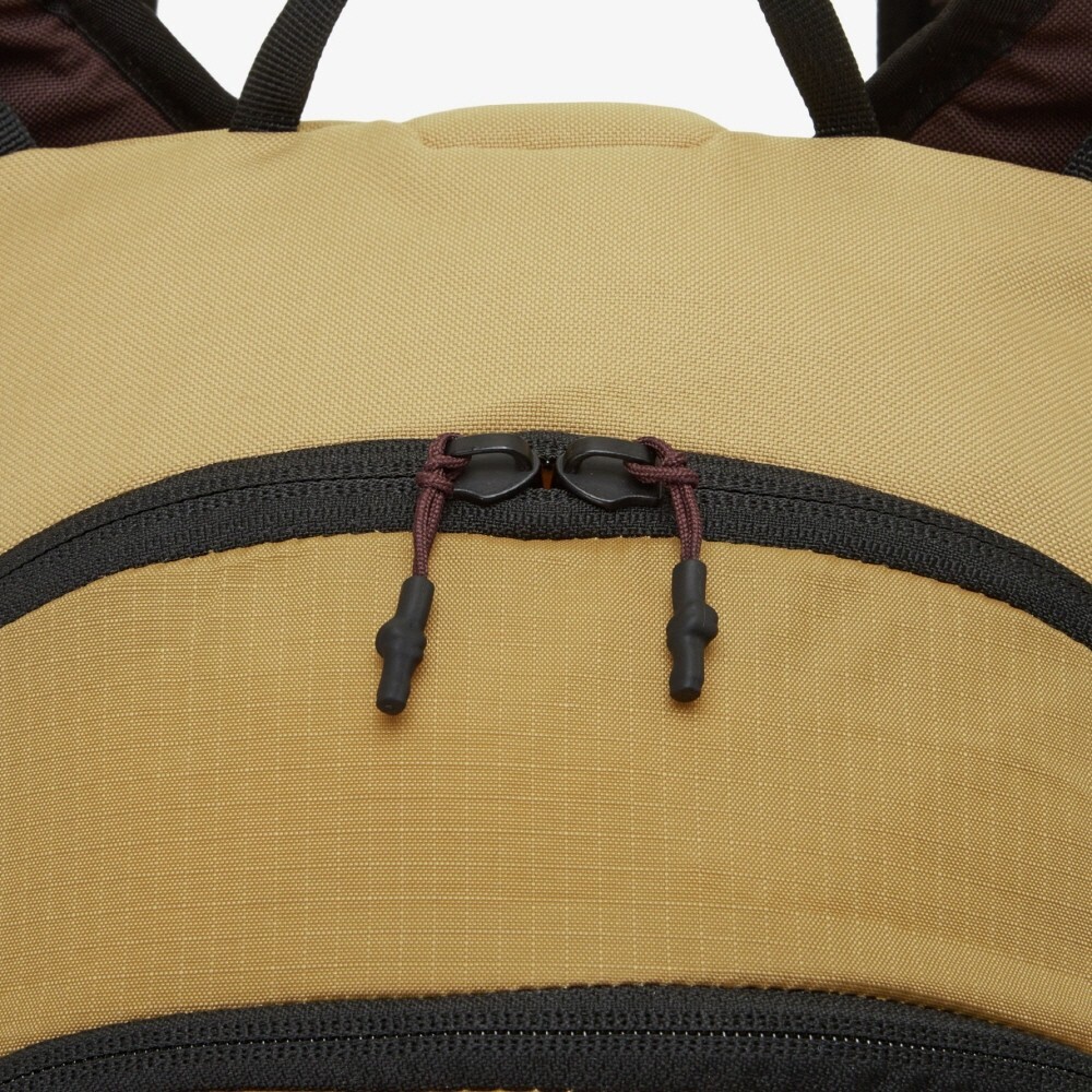 New THE NORTH FACE BASIN 24 Liter HIKING BACKPACK LIGHT BROWN